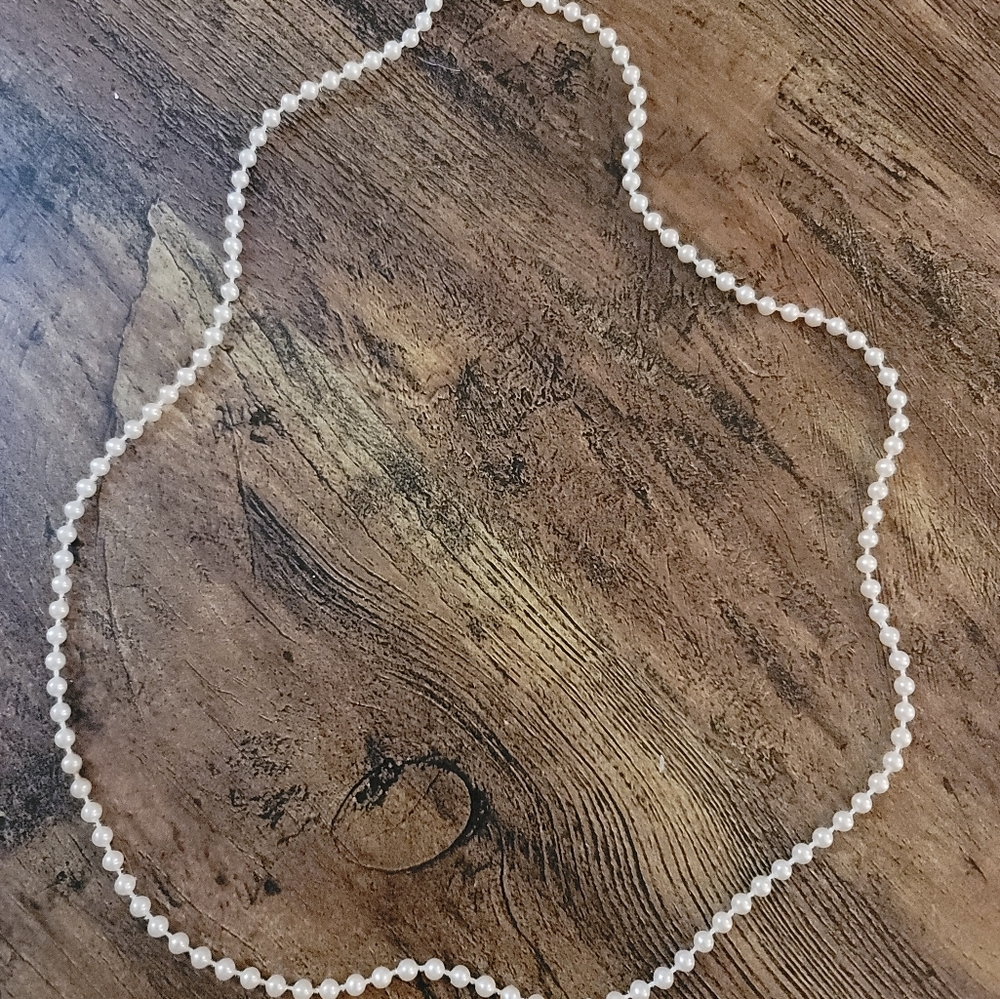 Vintage Plastic Pearl Necklace